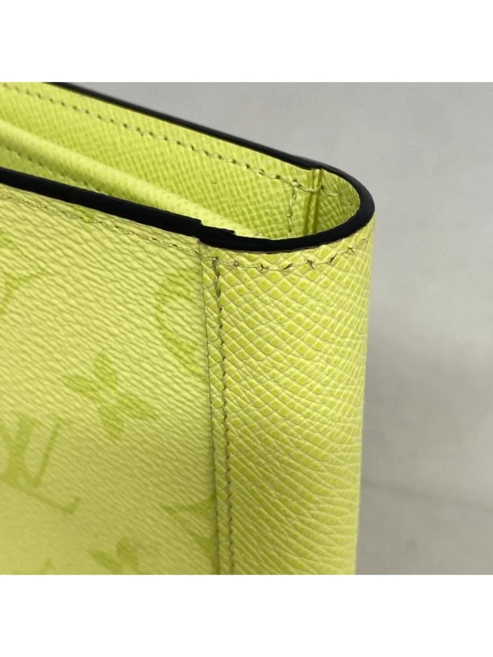 Louis Vuitton Wallet Taigarama Portefeuille Brazza Lemon